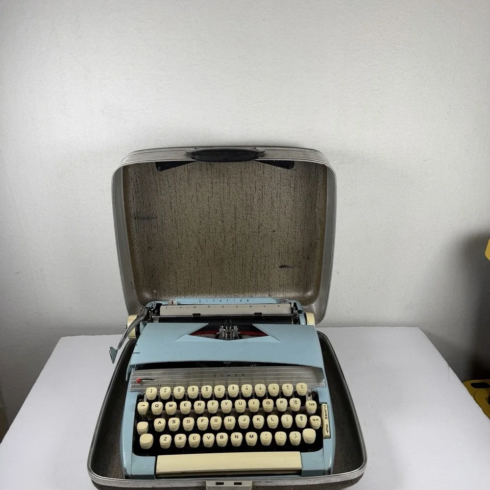 Vintage Tower Citation Portable Typewriter Blue Model 871.1410 w/ Case